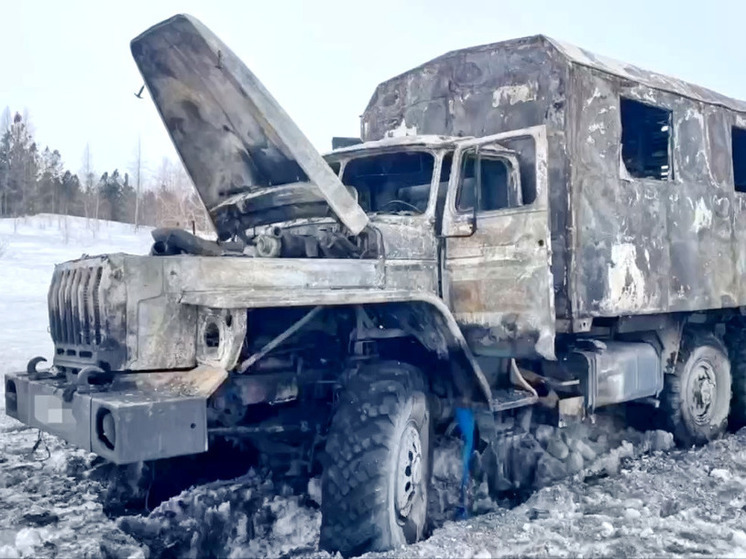 На трассе Сургут – Салехард сгорел грузовик