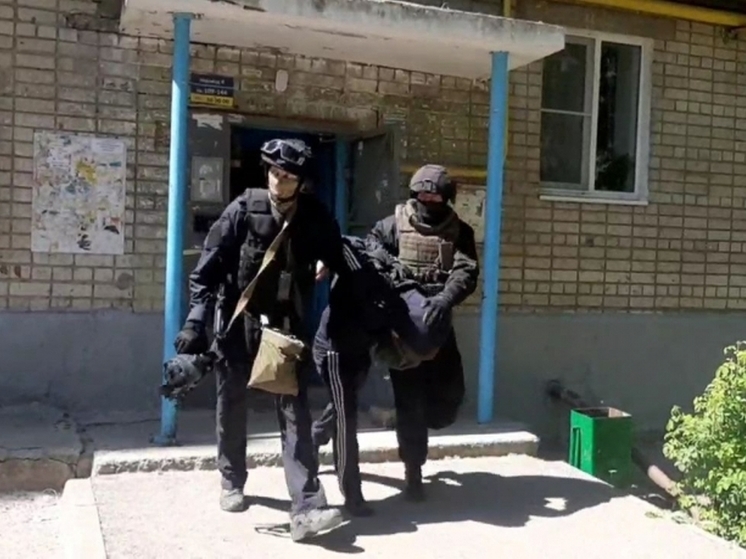 В Волгограде задержали мужчину, который удерживал в заложниках пятерых детей