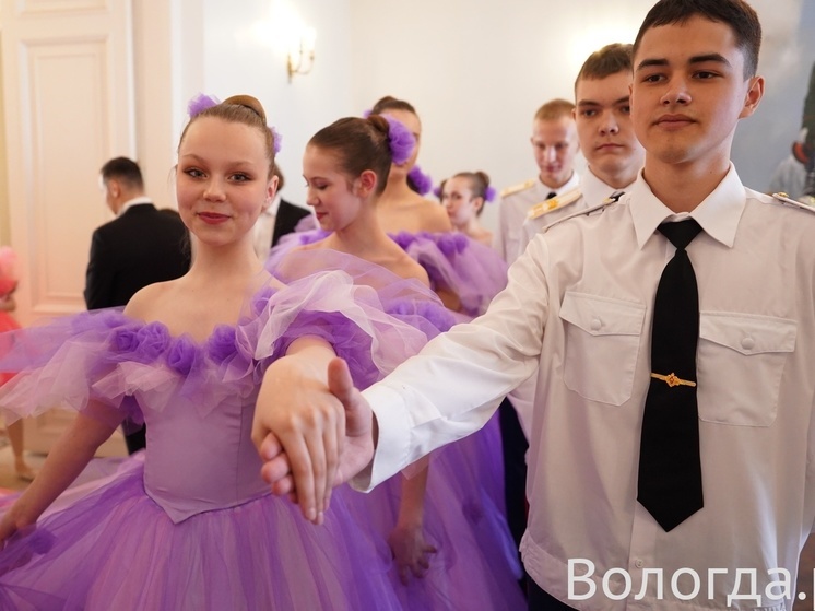 Общегородской кадетский бал в честь Дня Победы прошел в Вологде
