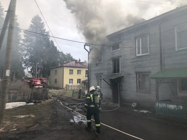 Стали известны подробности серьезного пожара в жилом доме Сортавалы