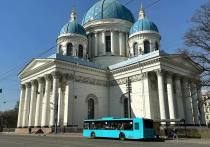 Петербуржцы могут ознакомиться с режимом работы общественного транспорта на предстоящие праздничные дни и выходные. Расписание опубликовал комитет по транспорту города.