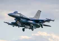 Американские истребители четвертого поколения F-16 уступают в боевых возможностях российским современным истребителям