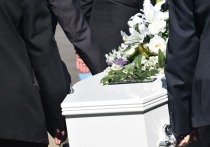 94-летняя блогерша Лиллиан Дрониак на своей странице в социальных сетях рассказала о дресс-коде для гостей на свои похороны