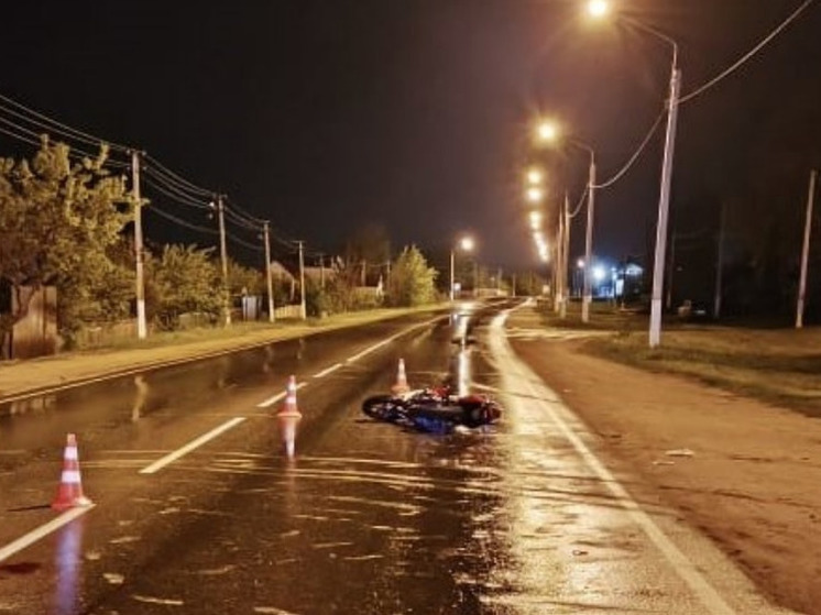 В Липецкой области в ДТП пострадали мотоциклист и сбитый им пешеход