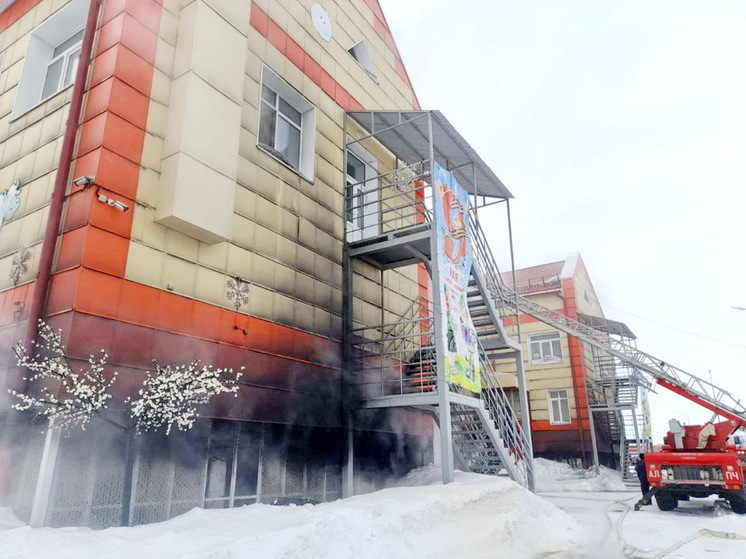 В Тазовском загорелся детский сад