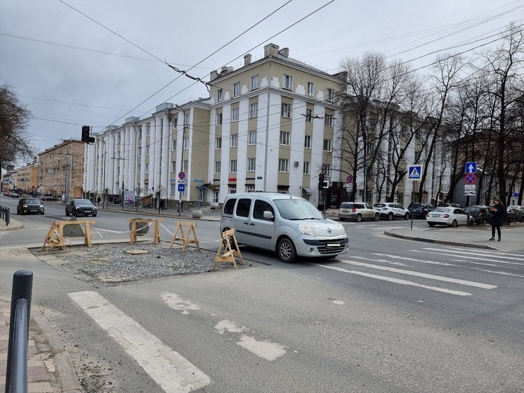 Дорожники создали аварийную ситуацию в самом центре Петрозаводска