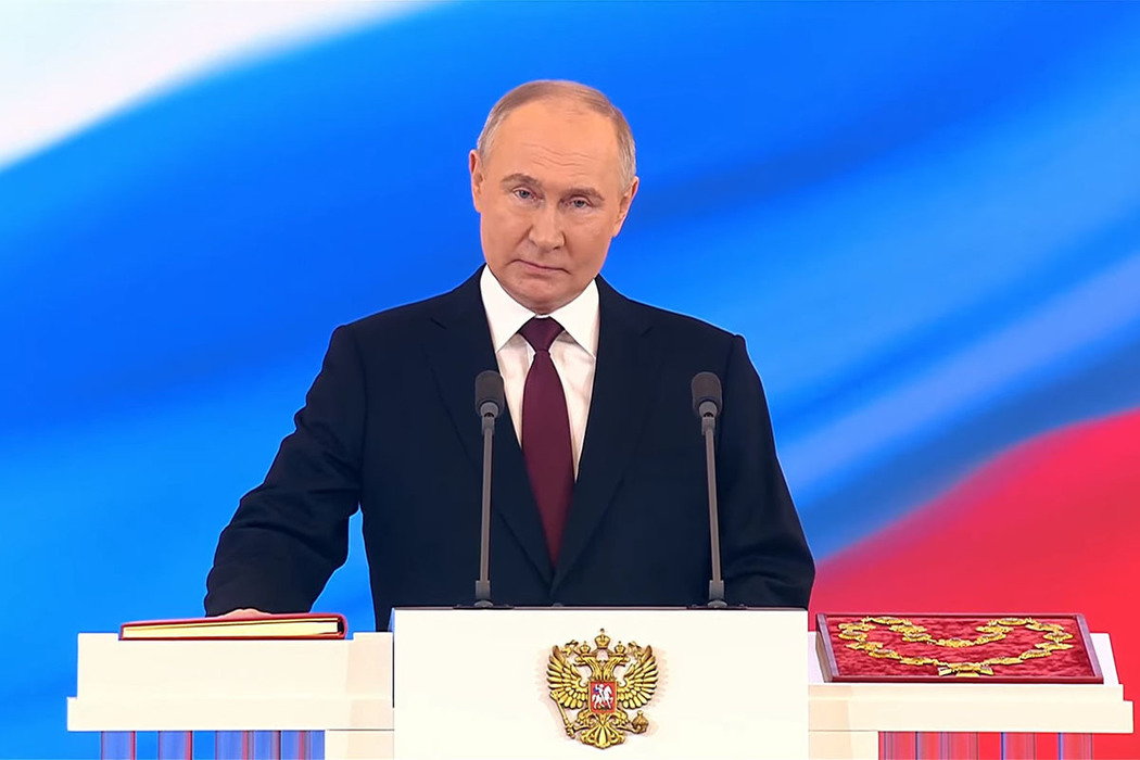 Путин официально вступил в должность президента: лица Кадырова, Володина, Медведева на инаугурации