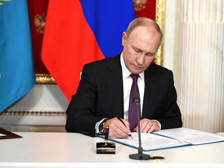 Путин подписал приказ об отставке правительства РФ