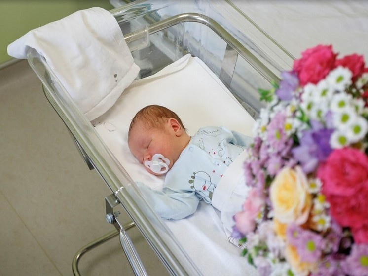 Более 270 детей родилось в Псковском перинатальном центре в апреле