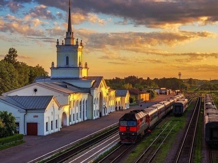 Расписание пригородных поездов изменится в Псковской области 8 и 13 мая