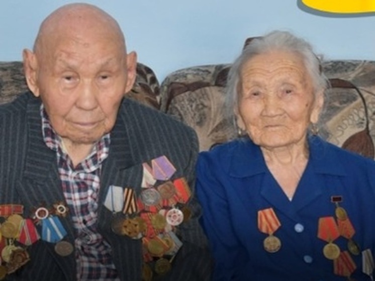 В Калмыкии памятной медалью наградили ветерана Великой Отечественной войны