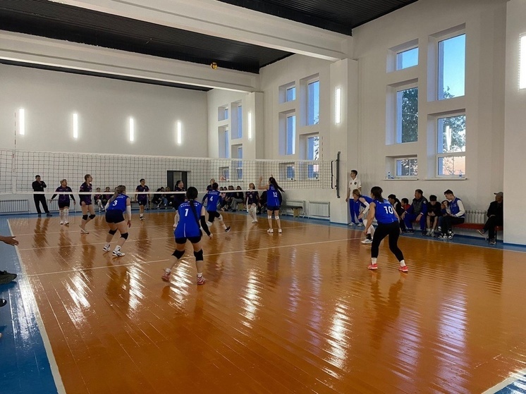 Волейболистки Калмыкии сразились на турнире в одном из поселков