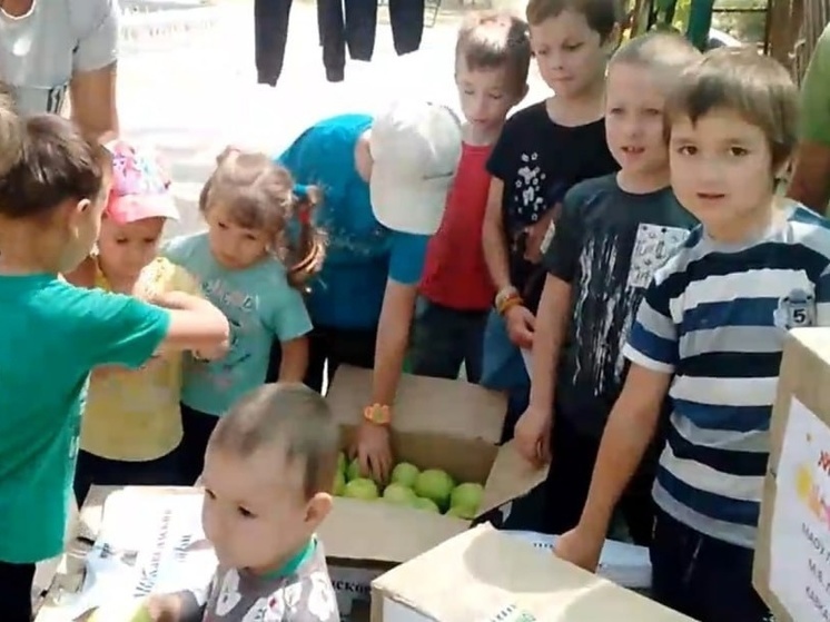 Депутат ЗСК Татьяна Очкаласова направила подарки детям–сиротам в Херсонской области