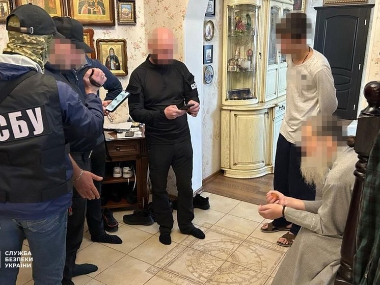 Украинский суд отправил митрополита УПЦ Луку под домашний арест