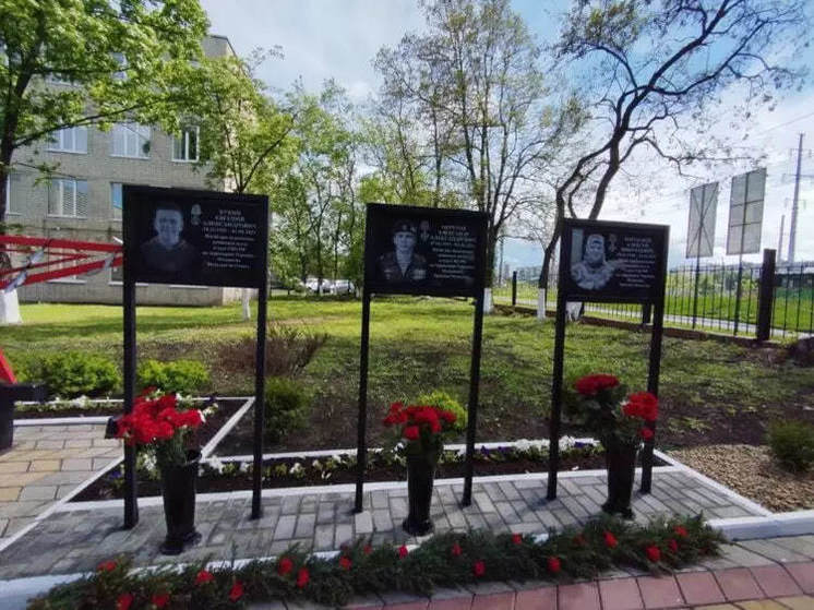 В Курском политехническом колледже открыли Аллею памяти погибших в СВО выпускников