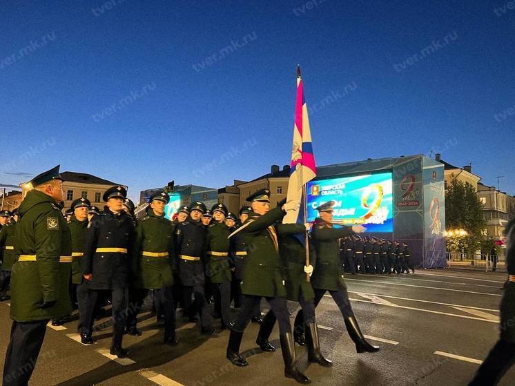 В Твери проходит финальная репетиция парада ко Дню Победы