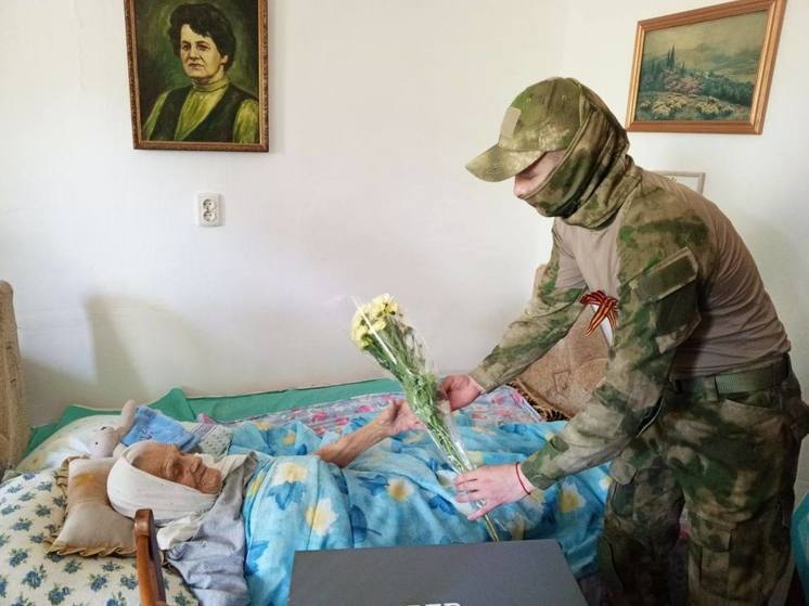 В преддверии Дня Победы добровольцы навестили тружеников тыла Приморска