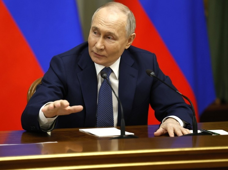 По поручению Путина академикам РАН повысят ежемесячные выплаты