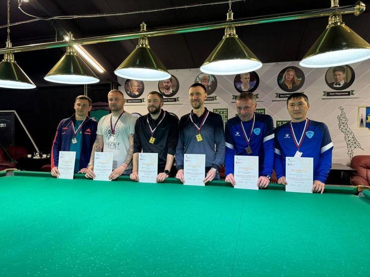 Сахалинские волейболисты выиграли в турнире по бильярду среди спортсменов