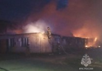 Вчера вечером, 7 мая, в поселке Степное озеро Благовещенского района произошел пожар. Горел жилой дом барачного типа, сообщает ГУ МЧС России по Алтайскому краю. 