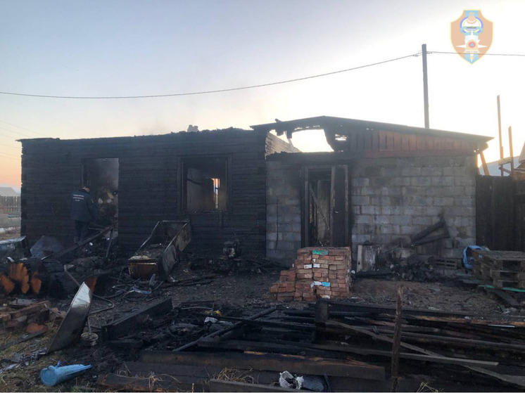 В пригородном с Улан-Удэ селе сгорел дом, пострадали два человека
