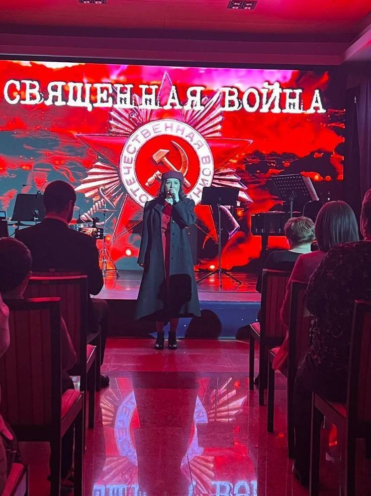 Ямальские артисты исполнили песни Победы на сцене филармонии в Салехарде