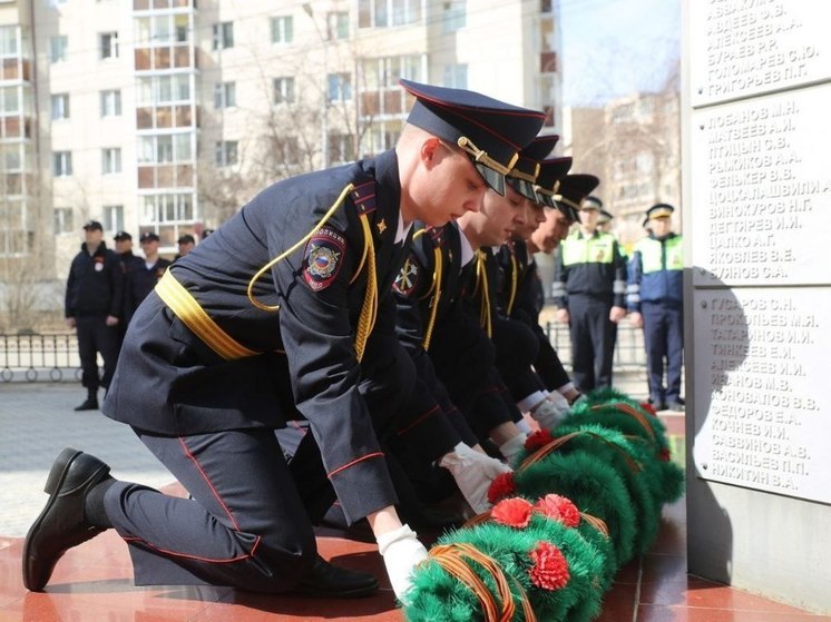 В МВД Якутии почтили память погибших на фронтах ВОВ