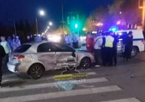 На проспекте Ленина произошло ДТП с опрокидыванием автомобиля. Это случилось вечером 8 мая, на перекрестке с улицей Димитрова. 