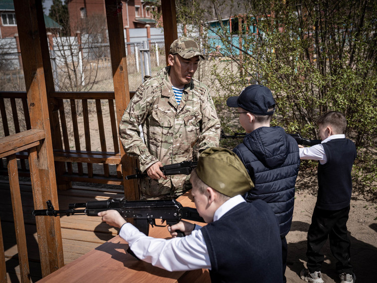 В Улан-Удэ для детей-инвалидов провели военно-патриотическую акцию