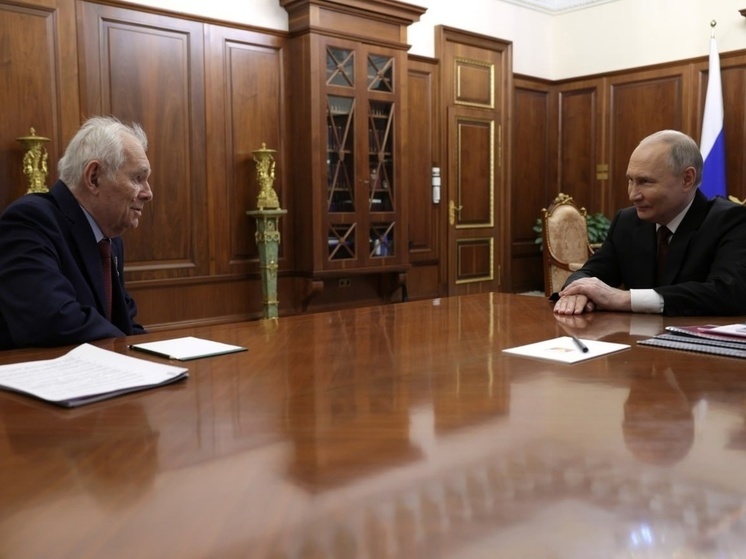 После инаугурации глава государства встретился с уроженцем Орловской области Леонидом Рошалем