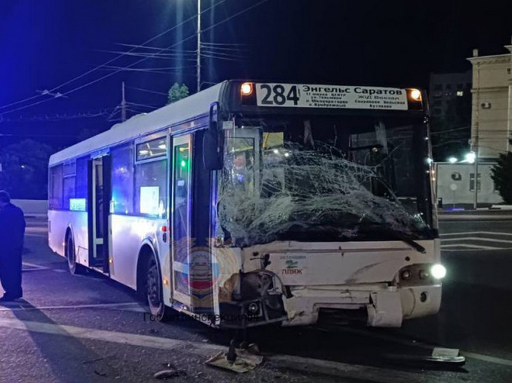 Увеличилось число пострадавших в аварии с автобусом в Саратове