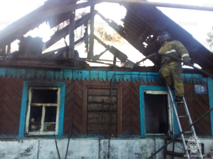 В деревне под Кимовском сгорели дом и баня: погиб мужчина
