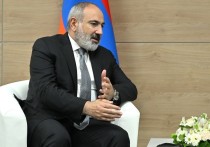 Председатель правительства Армении Никол Пашинян отправился в Москву, чтобы принять участие в саммите ЕАЭС, проинформировали в пресс-службе армянского кабинета министров