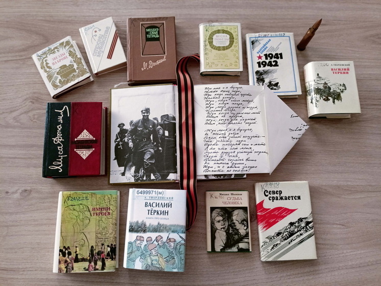 В Йошкар-Оле работает выставка миниатюрных изданий о войне