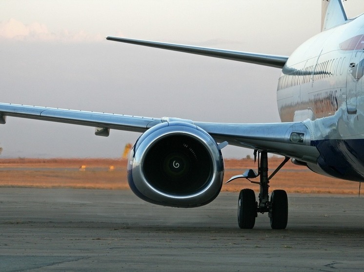 Boeing 767 сел в аэропорту Стамбула с нераскрытой передней стойкой шасси