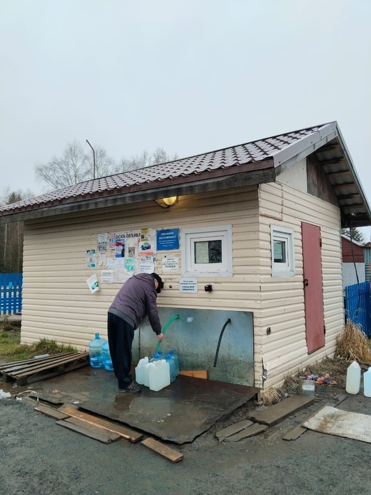 Воду на роднике в Карелии отпускают, как спиртное, по времени