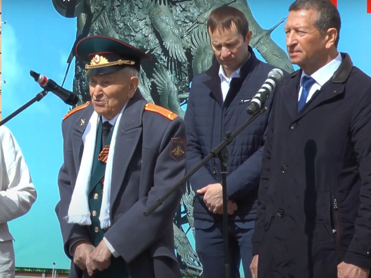Сотрудники ЗАО «Калининское» поздравили ветеранов с Днем Победы