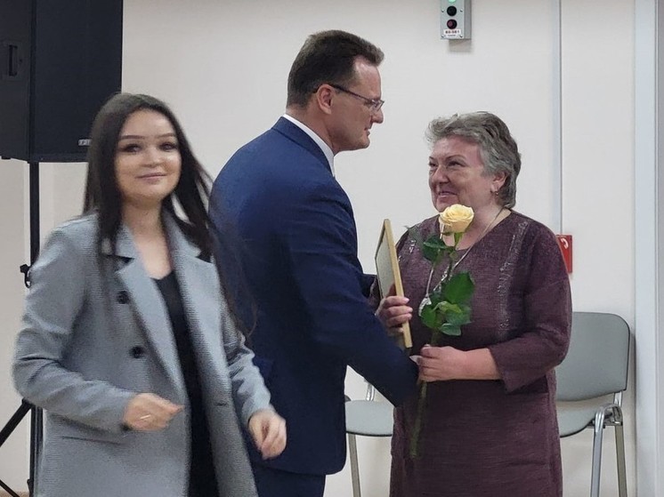 В преддверии профессионального праздника депутат думы Иркутска Алексей Савельев поздравил медсестер