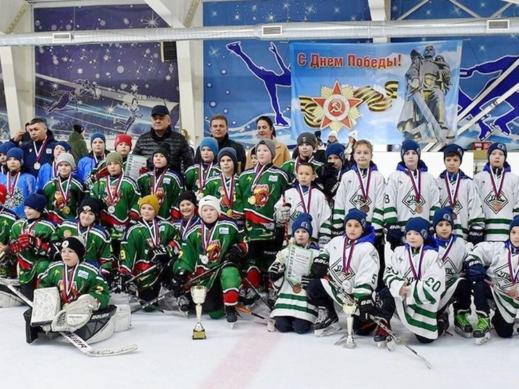 Хоккеисты с Ямала разыграли «Кубок Победы»