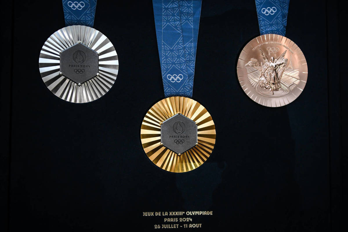 Российским спортсменам не вручат перешедшие им олимпийские медали после пересмотра результатов