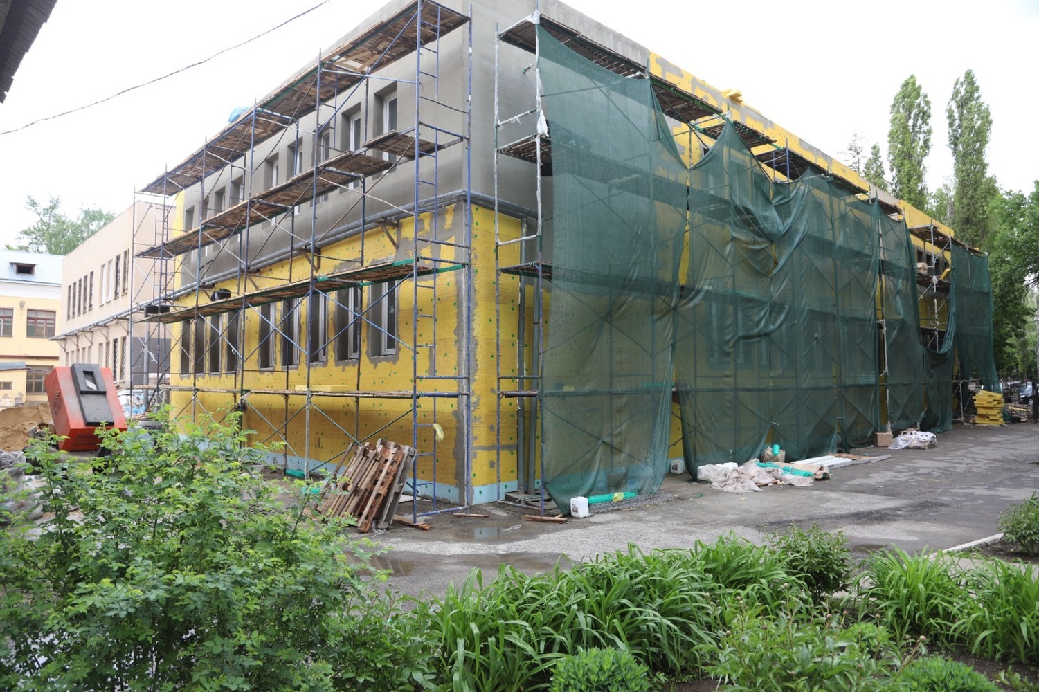 В 60-летнем здании воронежской детской школы искусств № 16 проводят капремонт
