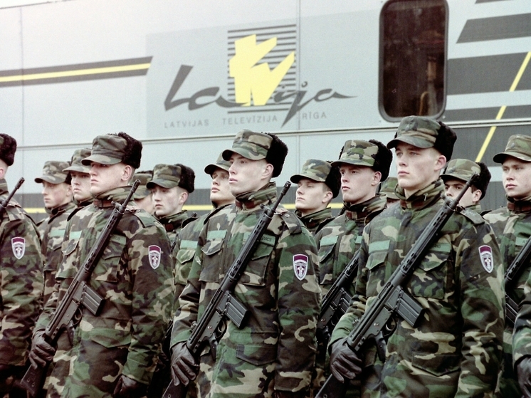 Полковник запаса Арзанов: НАТО может ввести войска на Украину летом.