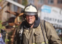 Пожар бушует в деревне Песчанка на территории Советского района Красноярска