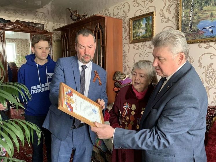 Партийцы региона поздравляют ветеранов Великой Отечественной войны