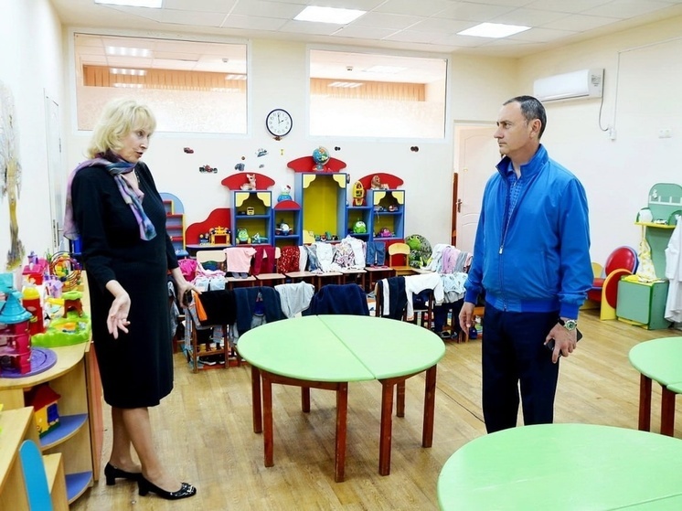 Депутат Тепляков осмотрел два сочинских образовательных учреждения