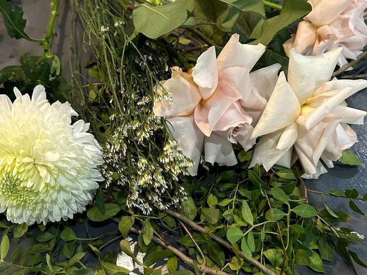 Жителям Кольского Заполярья рассказали, как выбрать самые свежие цветы