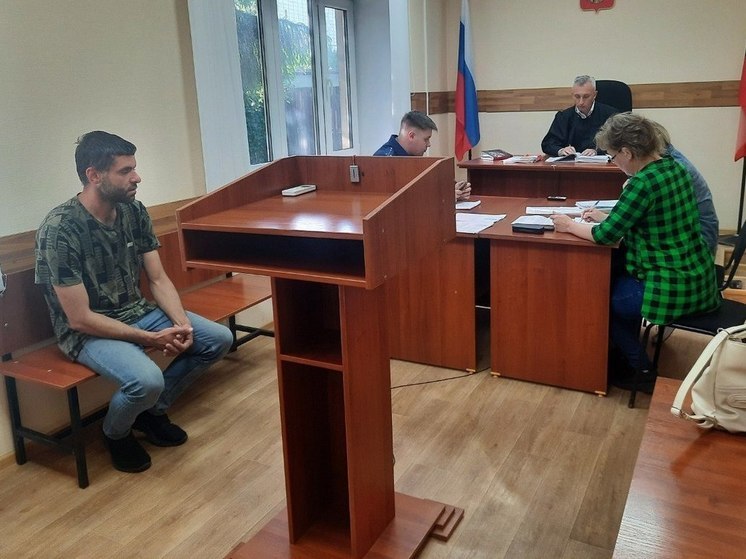 В Курской области 29-летний белгородец осужден за кражу 12 упаковок сыра