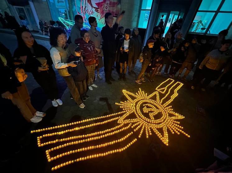 «Волонтеры Победы» выложили из свечей изображение ордена ВОВ в Чите