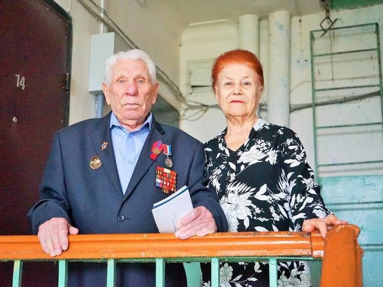 В Орле с Днём Победы поздравили ветерана Великой Отечественной войны Николая Орлова