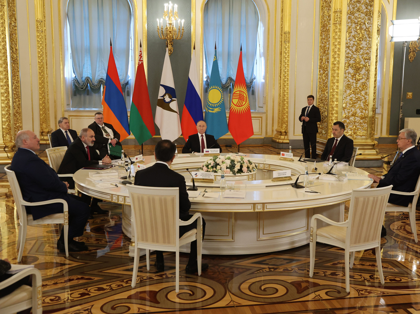 Путин принял Пашиняна, Лукашенко, Токаева в Кремле: кадры саммита в ЕАЭС